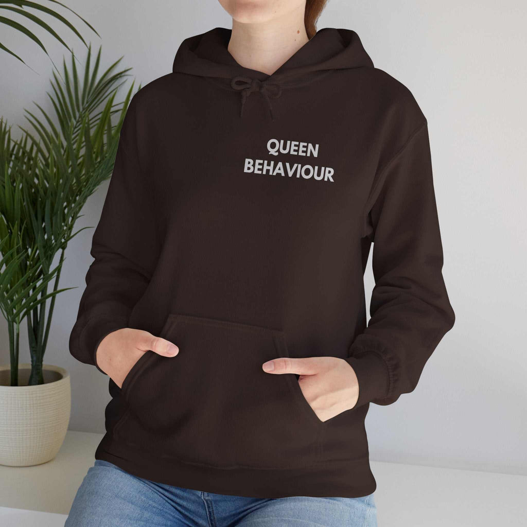 Hoodie ''Queen Behaviour'' Quote — Minimalist Feminist Graphic Pullover